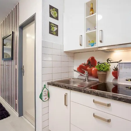 Apartment Ferienwohnung-ahw-002 *